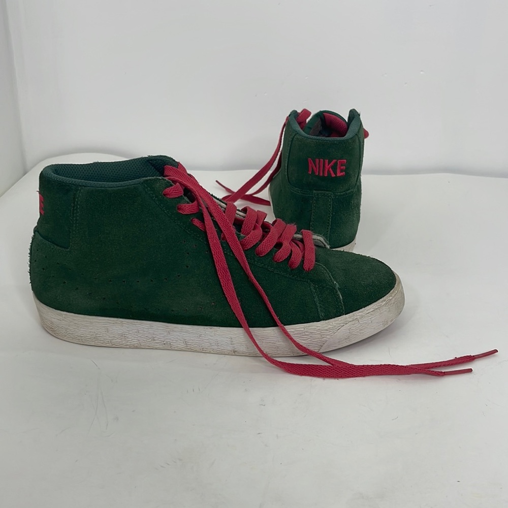 Nike Men’s Shoes 9.5 SB Blazer Noble Green Razzle Watermelon Suede Rubber Laces